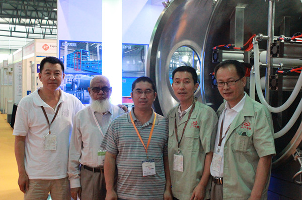 低温真空带式干燥机亮2014世界制药机械展会